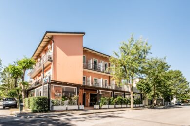ALBERGO E RISTORANTE IN VENDITA A CASALBORSETTI (RA) - Nest Immobiliare