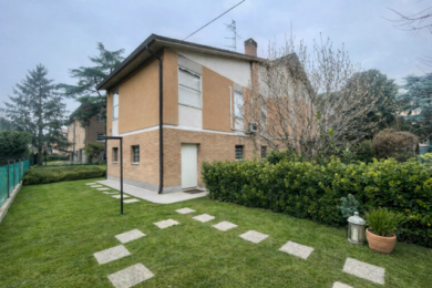 Villa bifamiliare con ampio giardino – Ravenna, Via Zalamella - Nest Immobiliare